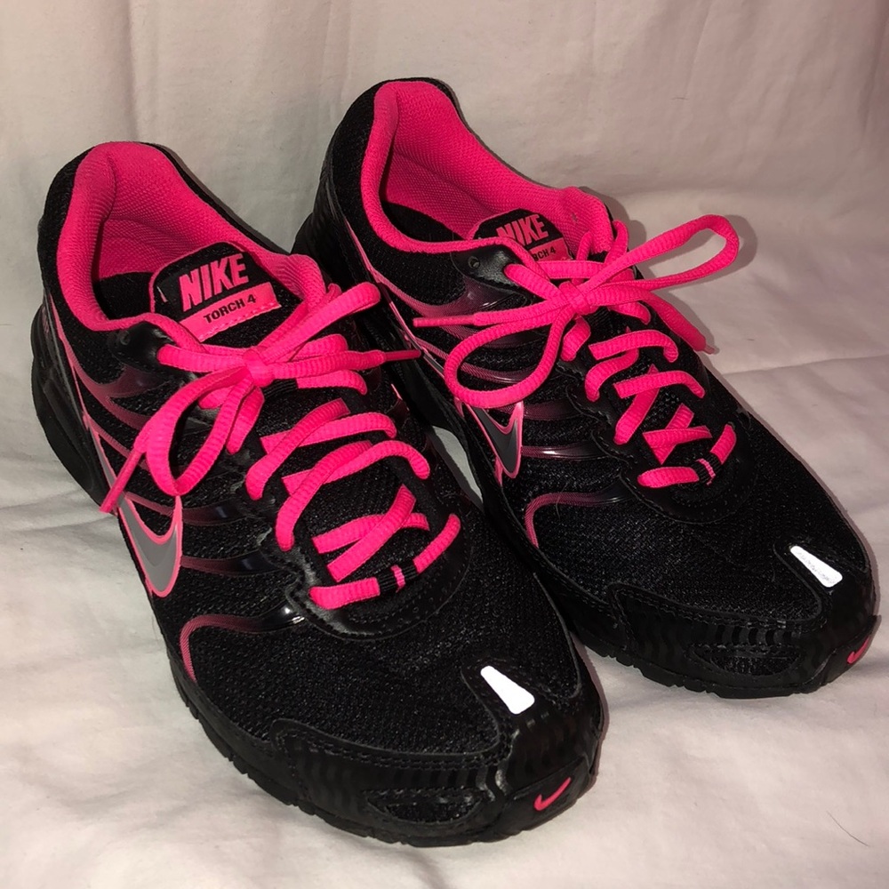 NIKE Air Torch 4.   Like new.  Size 9